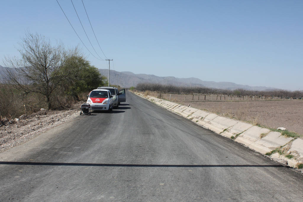 Pavimentan camino de acceso a ejidos El Siglo de Torreón