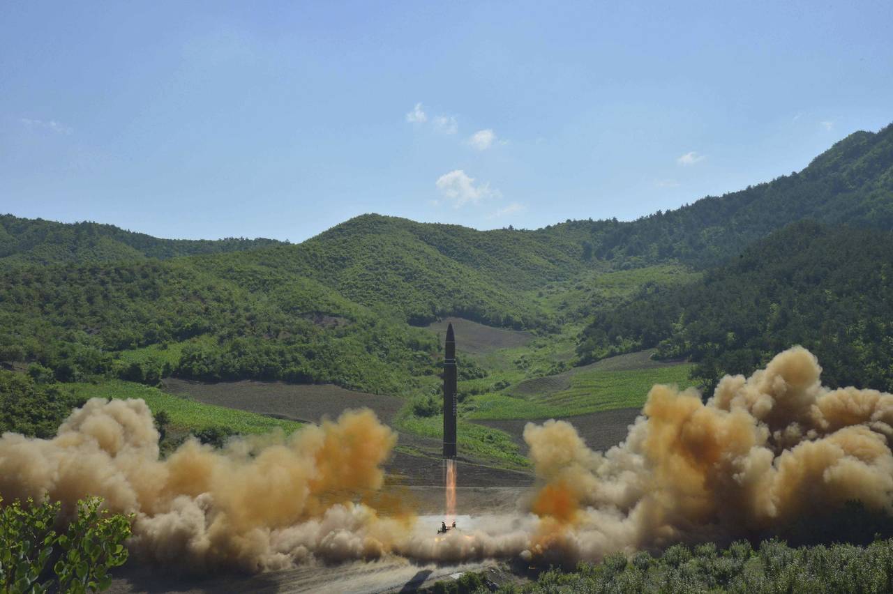 Norcorea lanza 3 misiles balísticos al mar de Japón El Siglo de Torreón