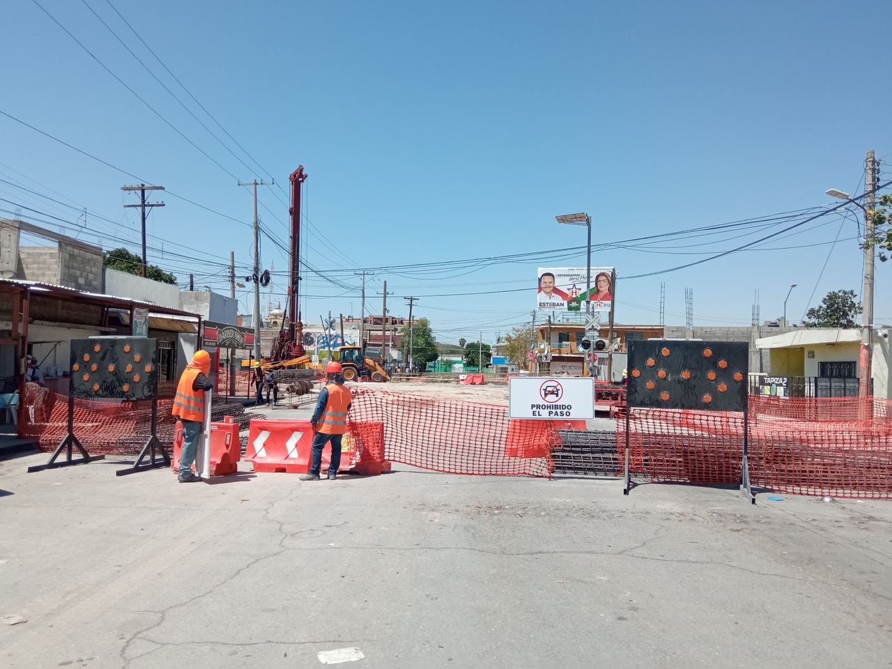 Vialidades Saturadas Por Obra De Desnivel 5 De Mayo Lado Mx