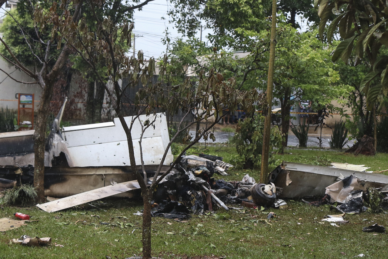 Cuatro Muertos Al Caer Avioneta En Brasil Lado Mx