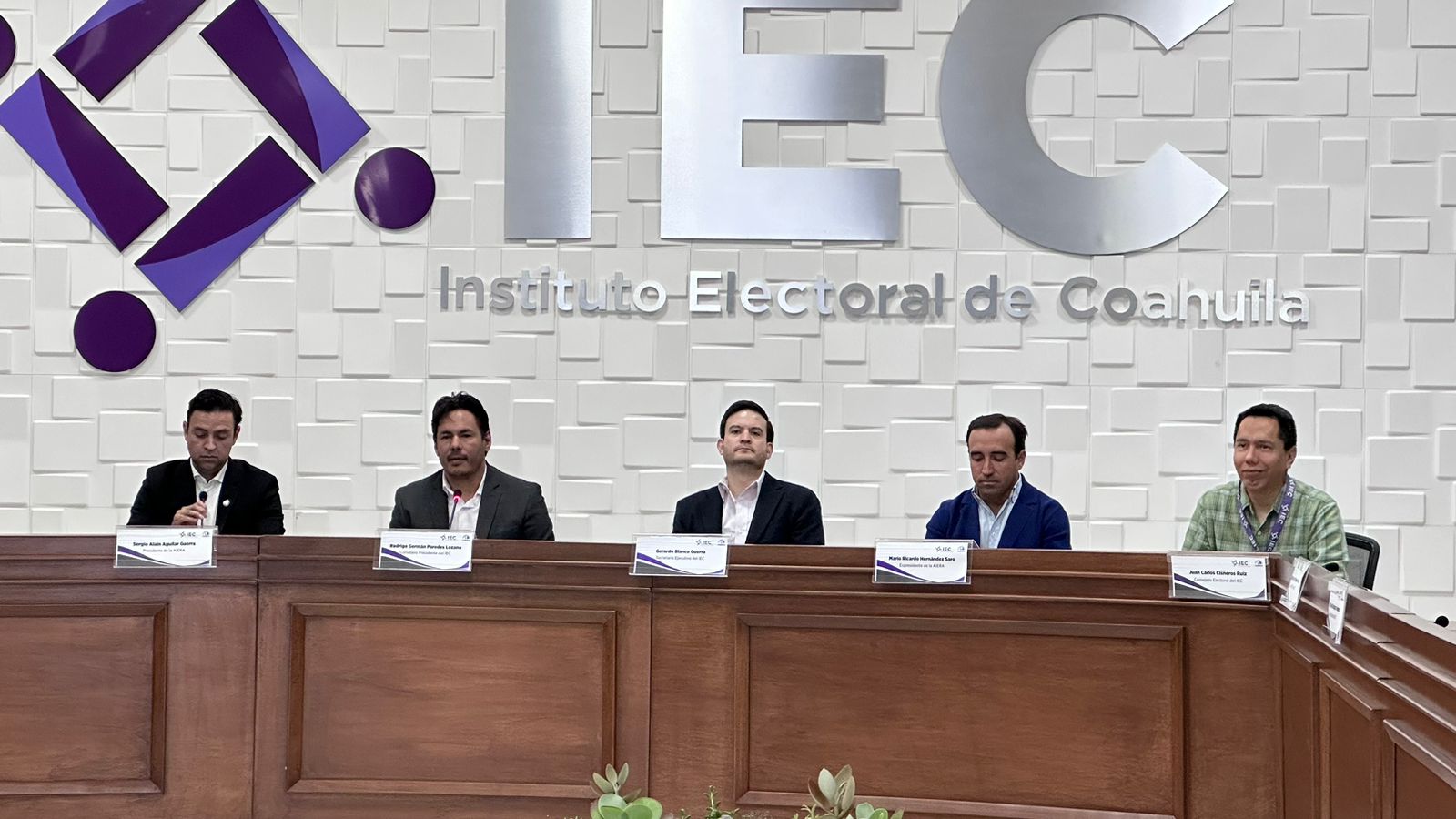 Iec Y Aiera Firman Convenio Para Promover El Voto Lado Mx