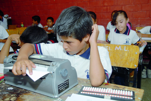 Olvida SEP imprimir en Braille libros de texto, El Siglo 