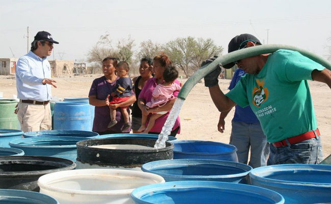 Distribuyen Agua A Dos Localidades, El Siglo De Torreón