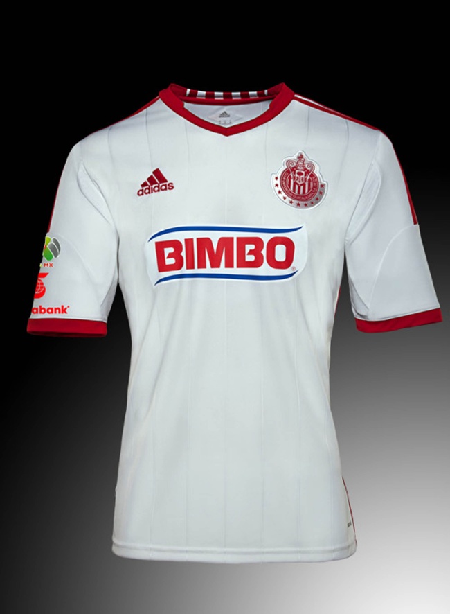 Presenta Chivas su nueva camiseta