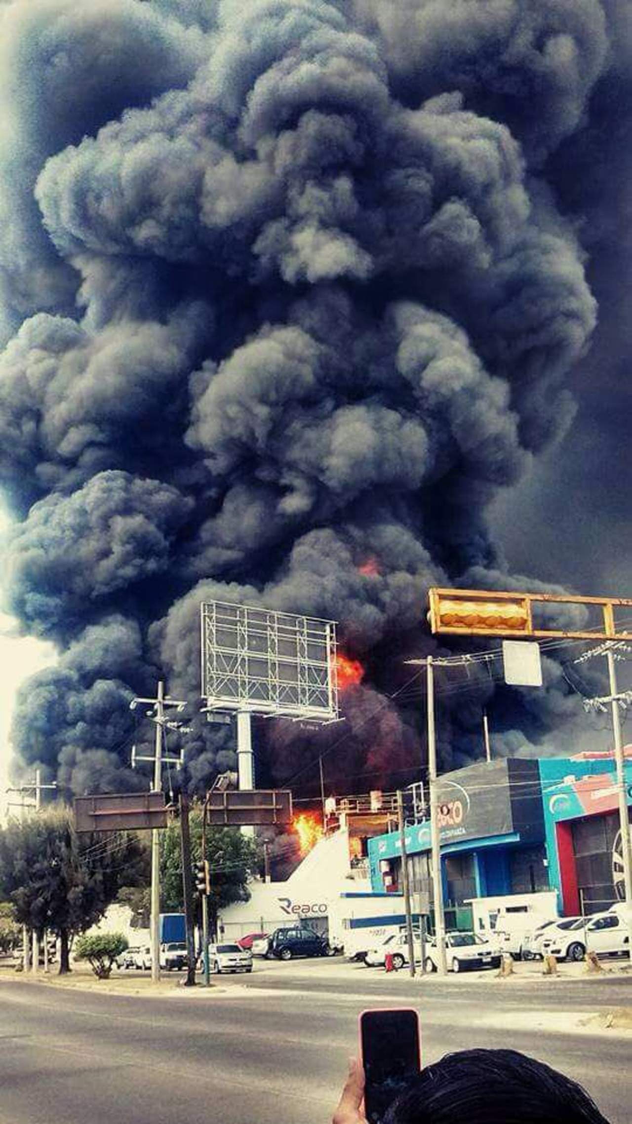 Se Registra Incendio En Fabrica De Resinas De Guadalajara El Siglo De Torreon