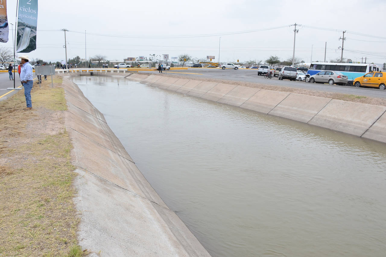 Hoy comienza a pasar agua en canales, El Siglo de Torreón