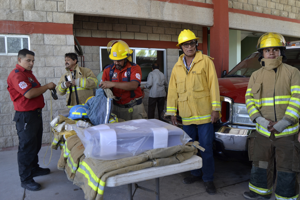 Bomberos Reciben Equipo Donado, El Siglo De Torreón