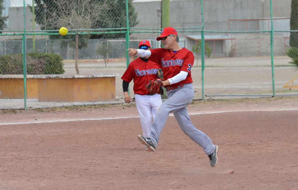 Emocionantes juegos en la Liga Industrial, El Siglo de Torreón