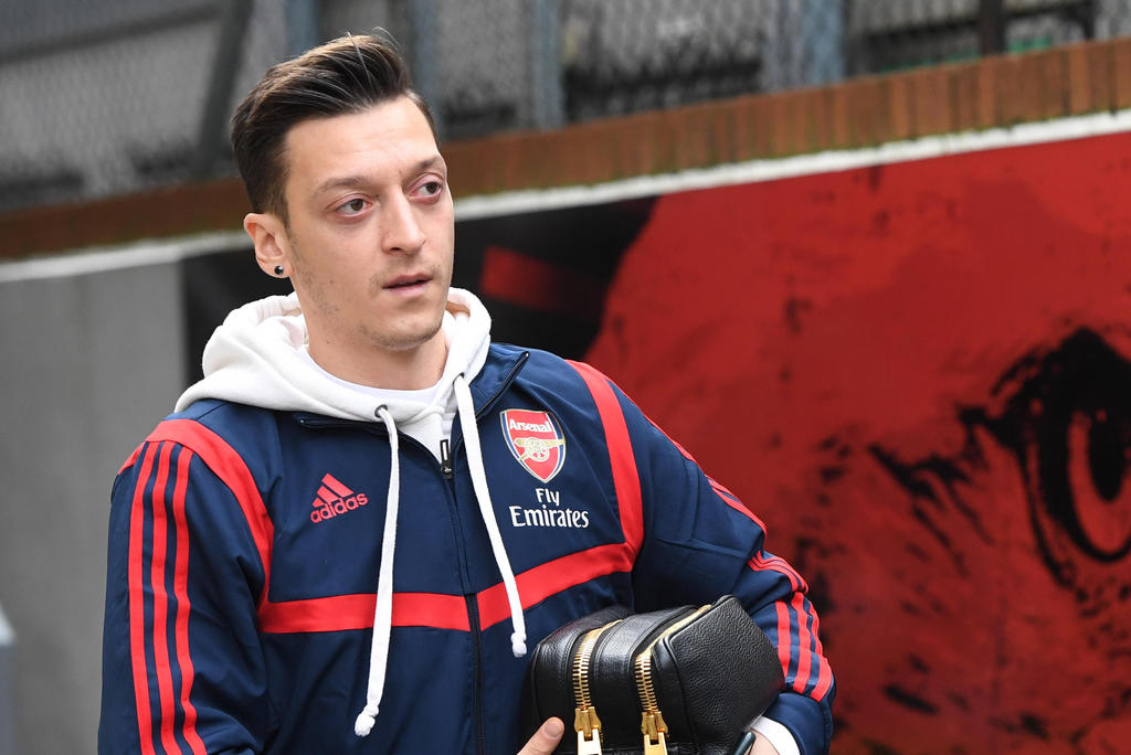 Mesut Özil se ofreció a pagar el salario de la mascota del ...