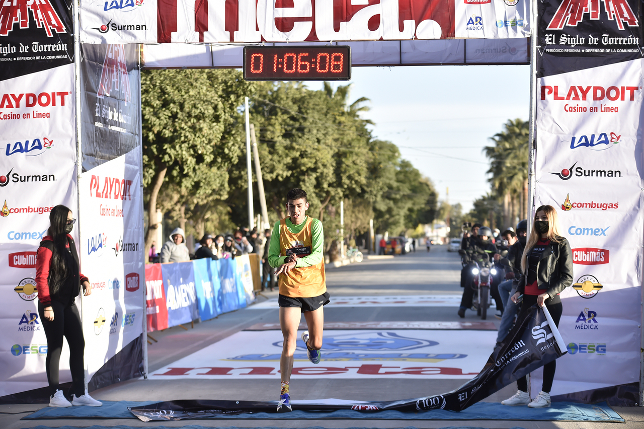 Moreno y Valtierra dejan huella al ganar el 21 K de El Siglo de Torreón