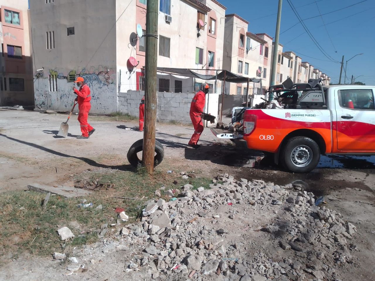 'Ola' de aseo llega a los Condominios Manhattan de Torreón