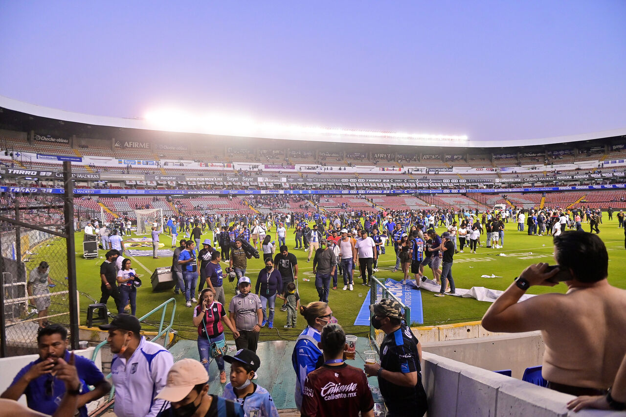 Fiscalía de Querétaro realiza cateos para detener a 26 agresores de riña en estadio Corregidora