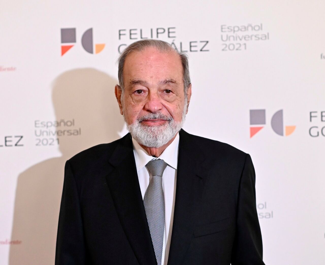 Carlos Slim sigue siendo la persona más rica de Latinoamérica para Forbes