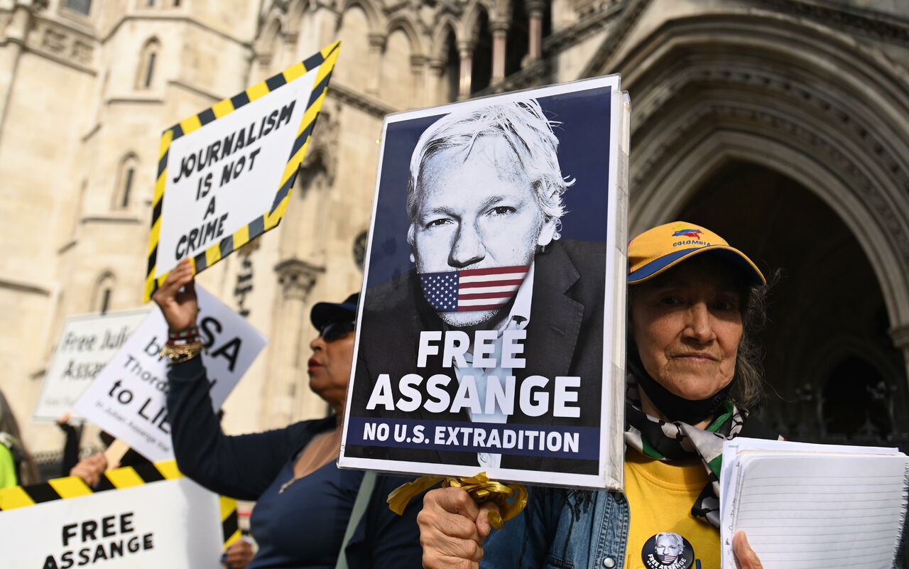 Juez remite orden de extradición de Assange al Gobierno para ser firmada