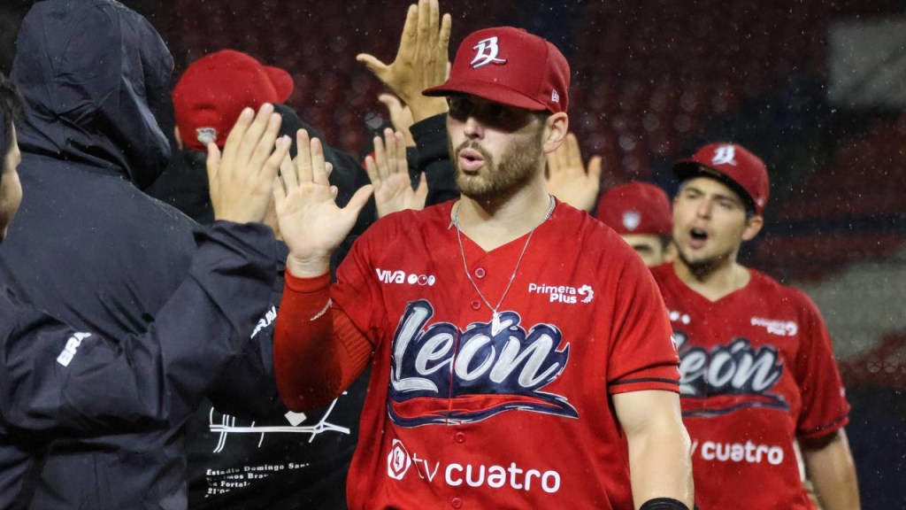 Uniforme De Beisbol Bravos De Leon