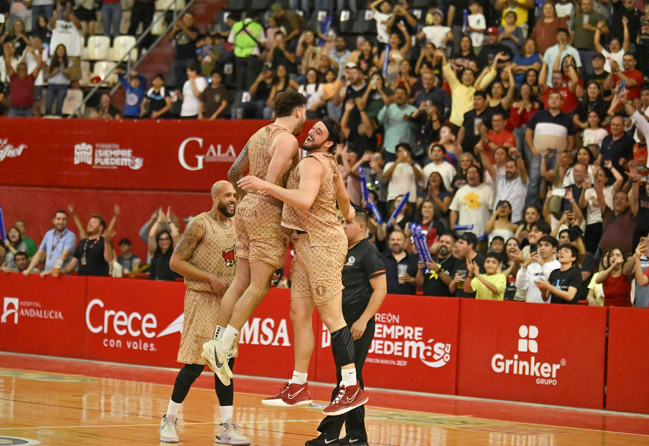 oros Laguna mostró gran personalidad para vencer anoche a los Indios de Ciudad Juárez por marcador de 97 puntos a 91, con lo que el equipo Astado logró su boleto a las semifinales de la Liga de Bas